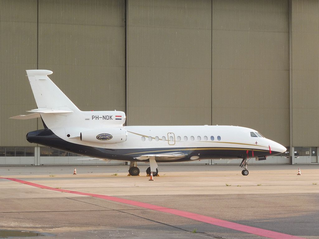 Platform Oost - PH-NDK Dassault Falcon 900B - Amsterdam