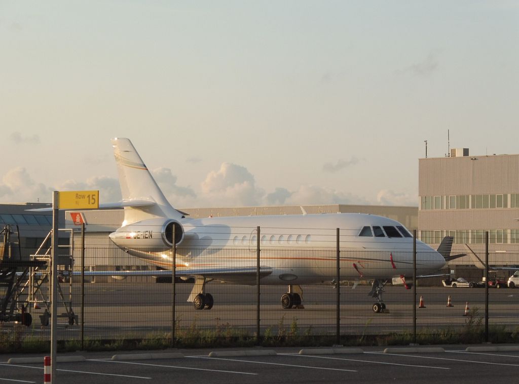 Platform Oost - OE-IEN Dassault Falcon 2000EX - Amsterdam