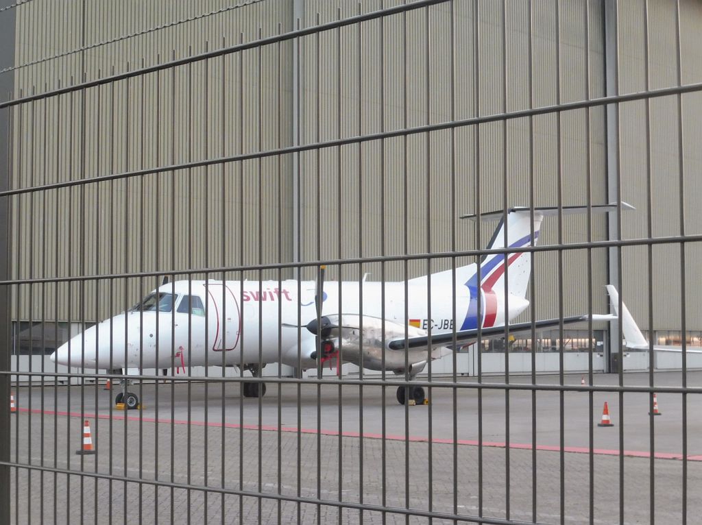 Platform Oost - EC-JBE Embraer EMB-120ER(F) Brasilia - Amsterdam