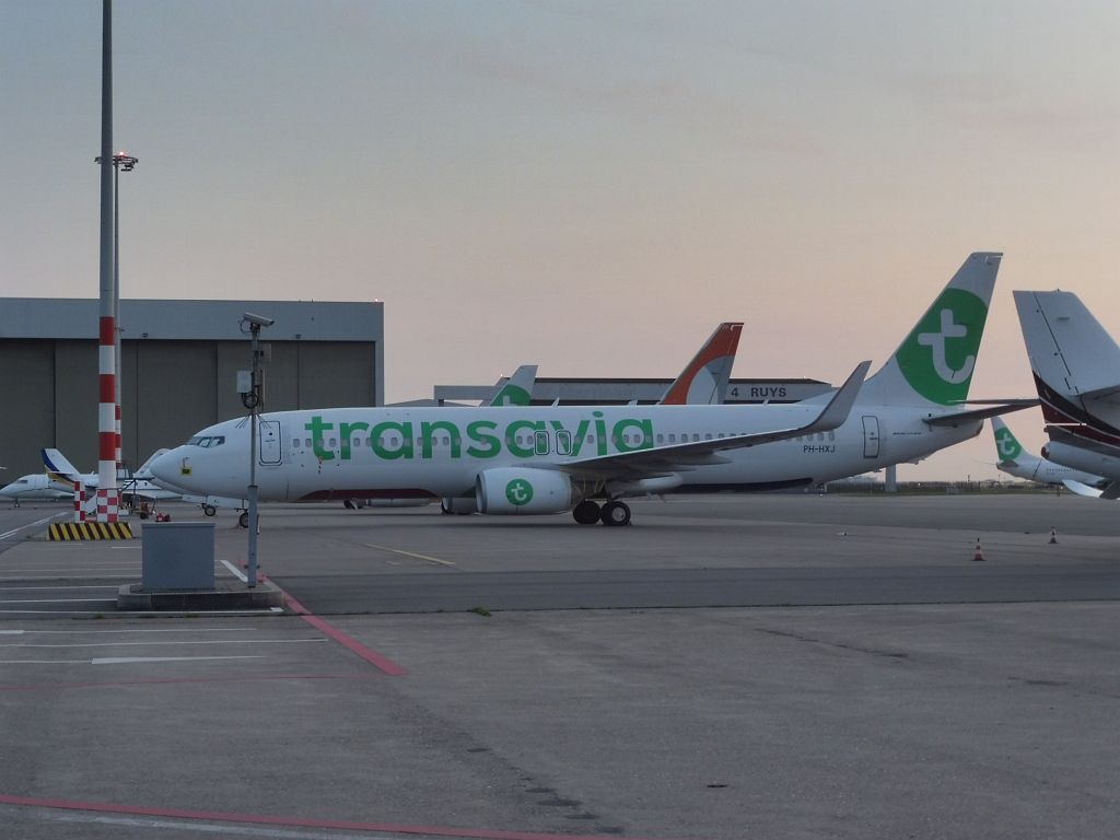 Platform Oost - PH-HXJ Boeing 737-8K2 - Amsterdam